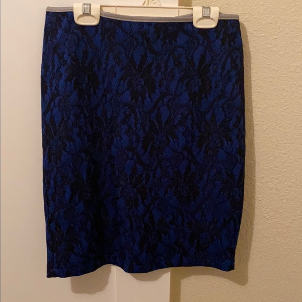 XXI BLUE WITH BLACK LACE SKIRT